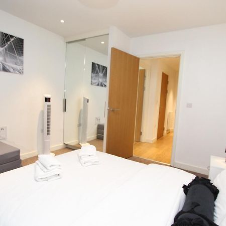 Spacious & Modern 1 Bedroom Close To Station In E16 Londyn Zewnętrze zdjęcie