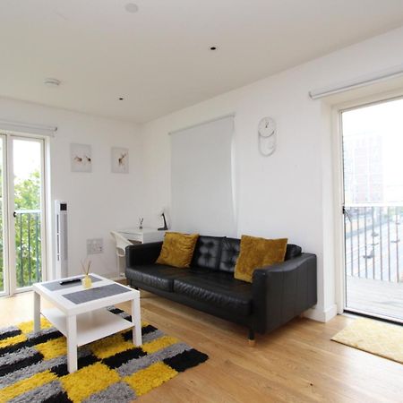 Spacious & Modern 1 Bedroom Close To Station In E16 Londyn Zewnętrze zdjęcie